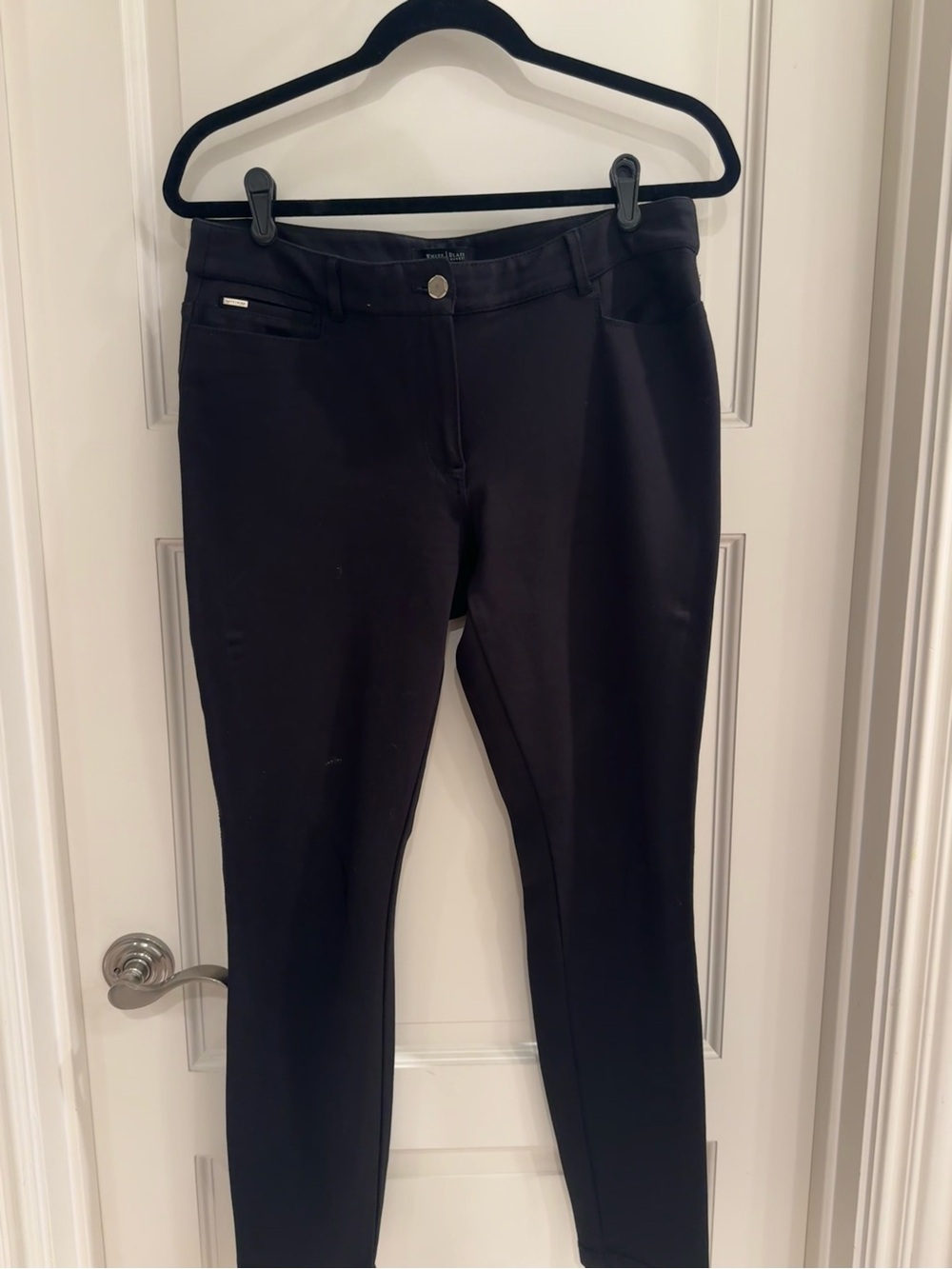 White House Black Market Black Ponte Skinny Pants